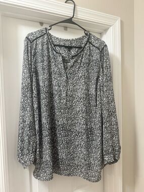 Talbots Black & White Printed Long Sleeve Blouse